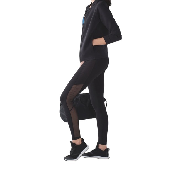 Lululemon Body Con Tight Size 6 28” Black - Picture 1 of 4